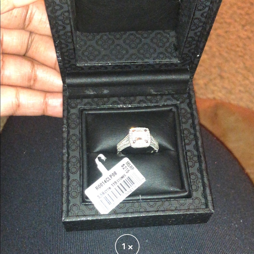 Ring - Picture 2 of 5